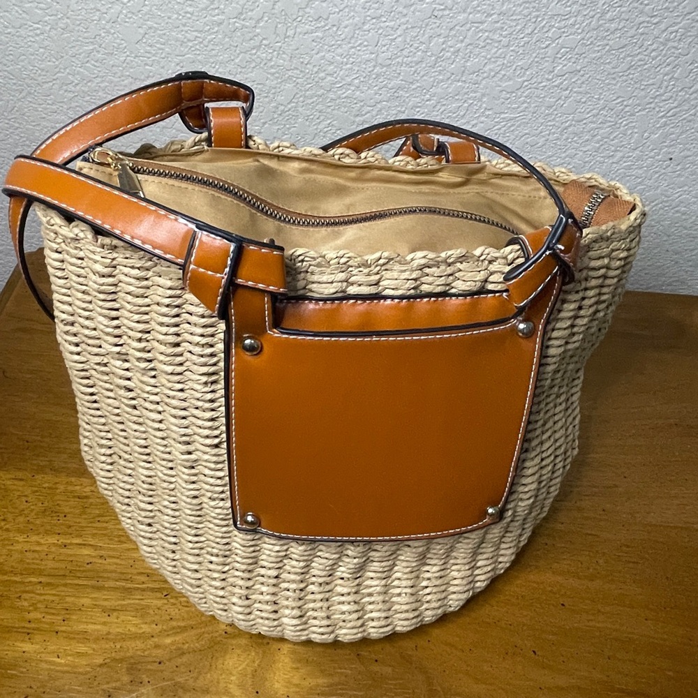 NEW!  No tag! Tan Woven Tote Bag with Brown Accents